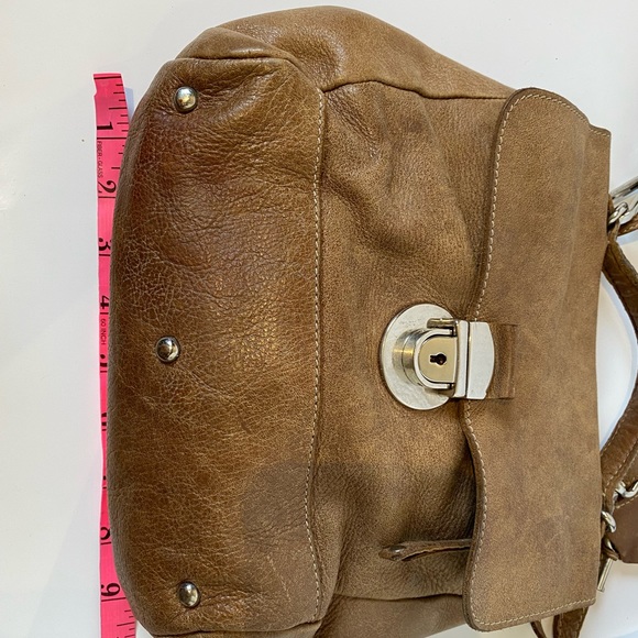 Roots Chelsea brown leather shoulder bag.. - Picture 9 of 11